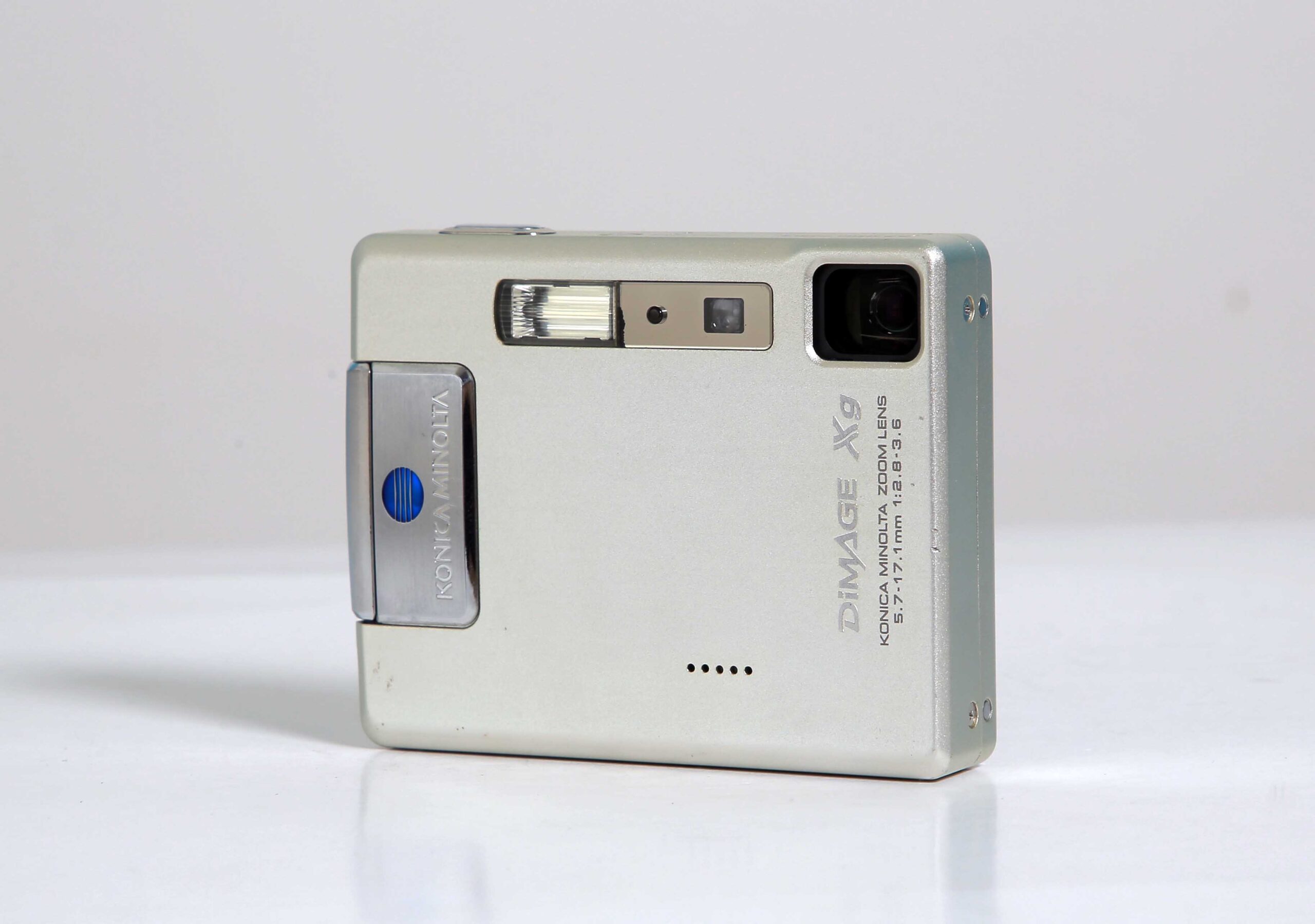 KONICA MINOLTA DIMAGE XG