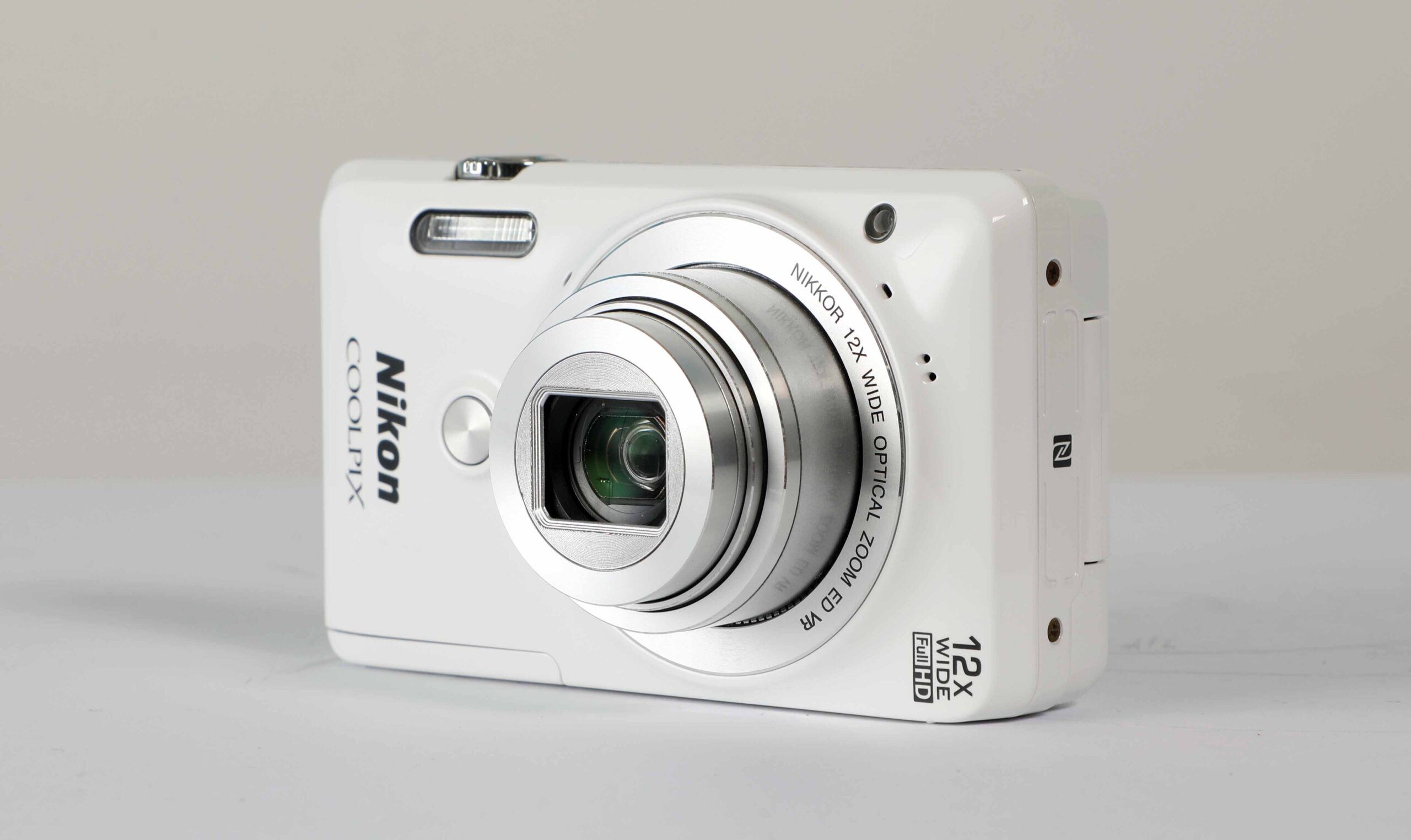 NIKON COOLPIX S6900