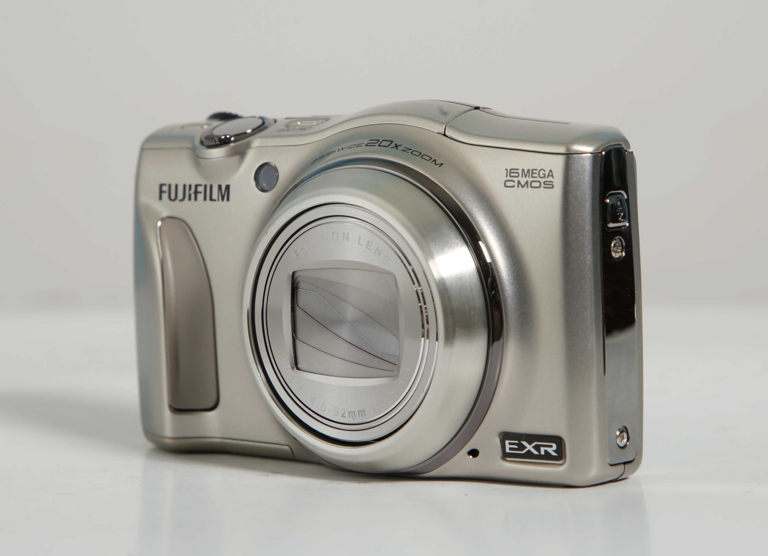 FUJIFILM FinePix F770 EXR