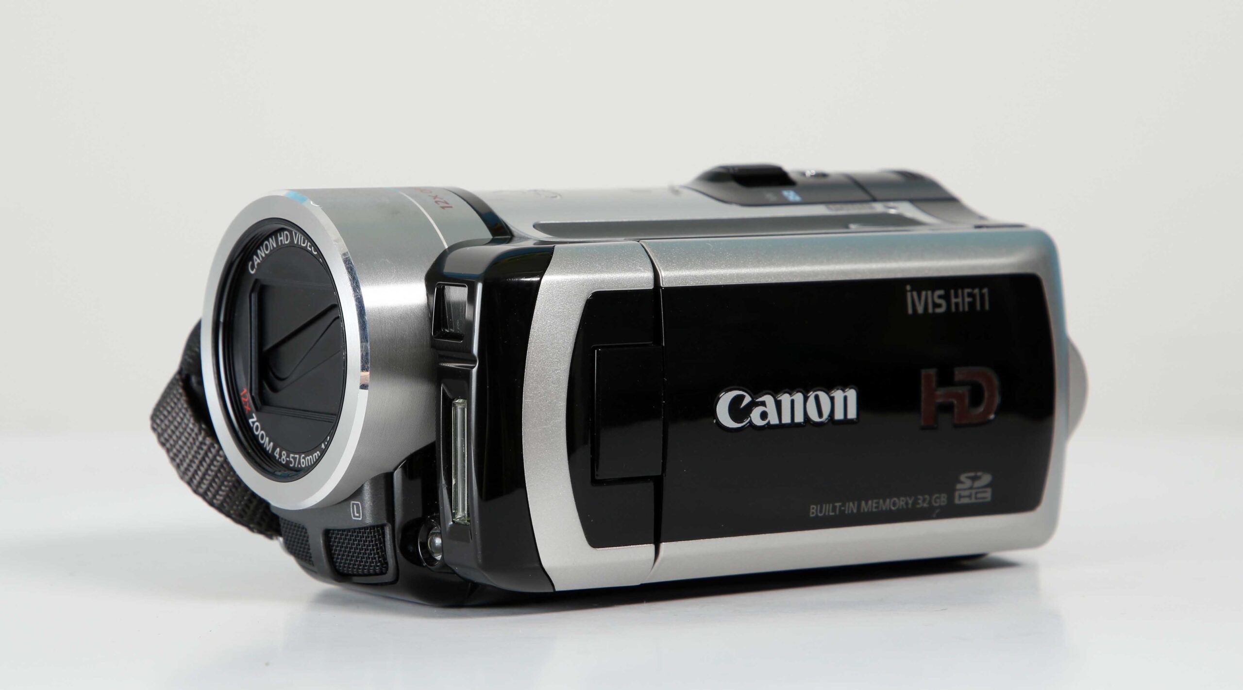 CANON ivis HF11 デジタルビデオカメラ